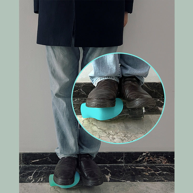 Portable 800Ml Leakproof Dog Water Bottle - High Capacity Foldable Drinking Bowl for Outdoor Adventures with Your Golden Retriever